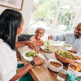 The best thing for me about the holidays is getting to spend so much chill time with my family.  I wish everyone the same blessing this holiday season…This was one of my favorite photoshoots of the year because it combined food AND family, both of my specialities and the food and this family was awesome! @tocayaorganica #familymealideas #familymeals #foodlifestyle #lifestylephotoshoot #familymeal #familylifestylephotography #familylifestylephotography #losangelesfoodphotographer #losangelesfoodphotographystyling #losangelesfoodphotography #losangelesfamilyphotographer #losangelesfoodie #mexicanfood #healthymexicanfood #family #holidays #foodandfamily